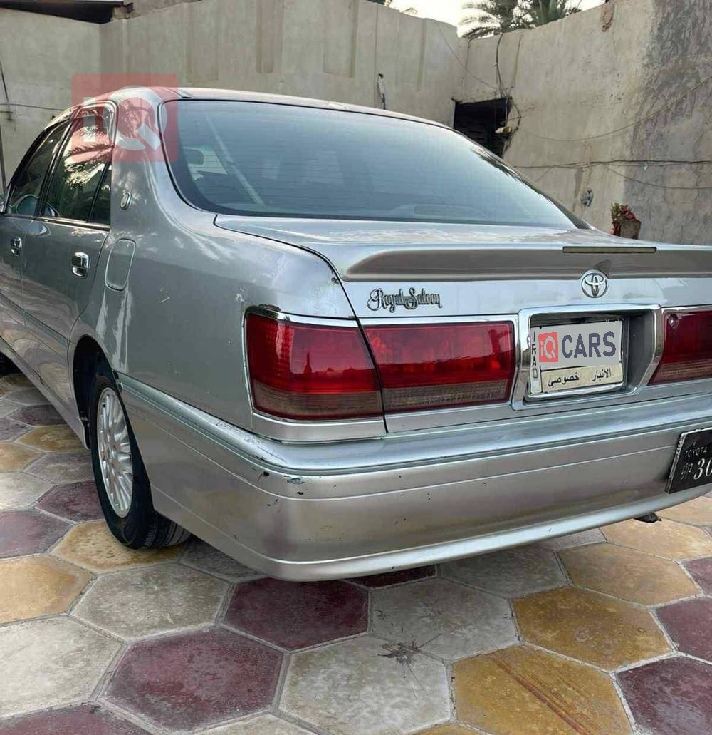 تۆیۆتا کراون